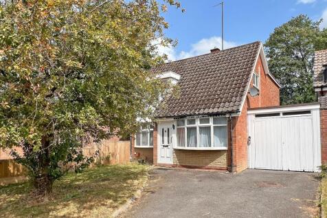The Spinney, Wolverhampton, WV3 3 bed detached house for sale