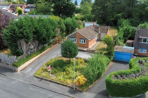 Quail Green, Wolverhampton, WV6 3 bed detached bungalow for sale