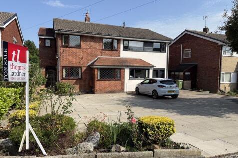 4 bedroom semi-detached house for sale