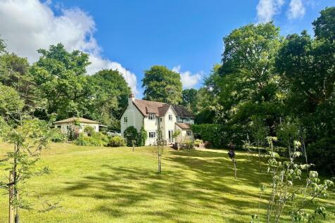 Powntley Copse, Alton 4 bed detached house for sale