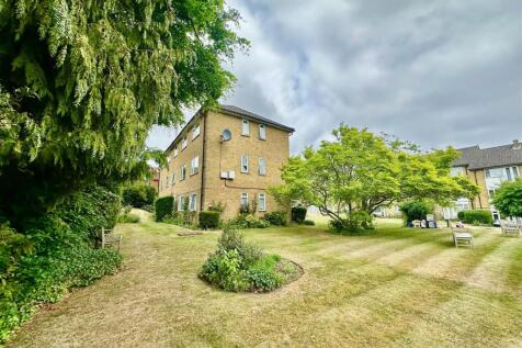 Sumner Road, Farnham 2 bed flat for sale