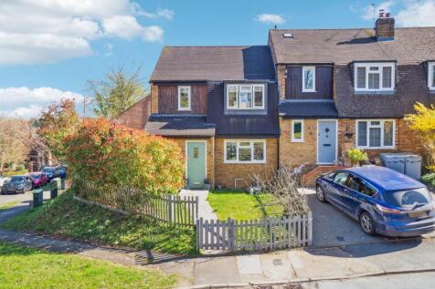 Sussex Close, Chalfont St Giles HP8 3 bed semi