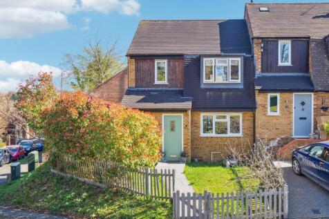 Sussex Close, Chalfont St Giles HP8 3 bed semi