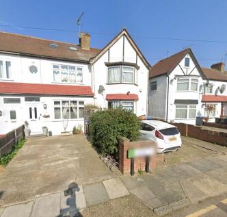 4 bedroom end of terrace house for sale
