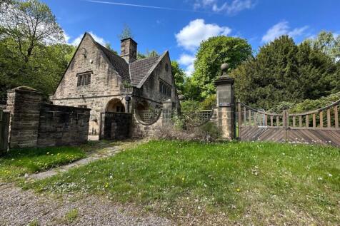 Detached house for sale
