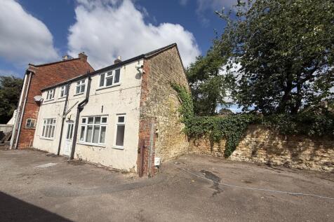 7 bedroom cottage for sale
