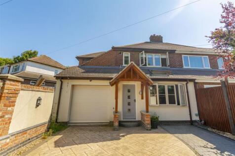 3 bedroom semi-detached house for sale