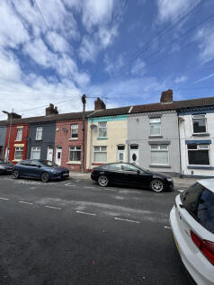 Terraced house for sale