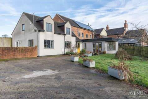 5 bedroom coach house for sale