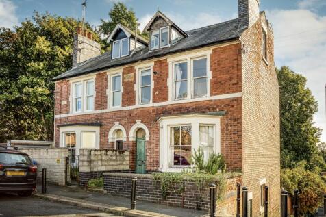 4 bedroom semi-detached house for sale