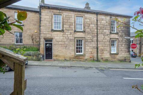 Percy Terrace, Alnwick, Northumberland 2 bed terraced house for sale