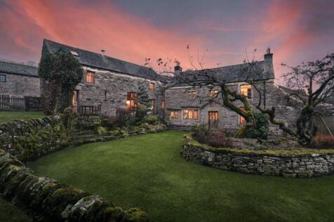 5 bedroom country house for sale