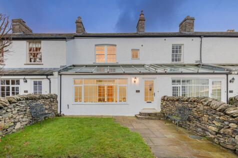 5 bedroom country house for sale