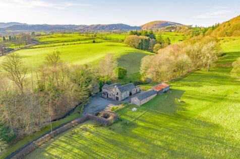 6 bedroom detached house for sale