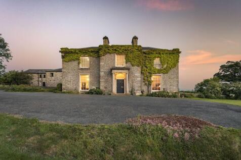6 bedroom detached house for sale
