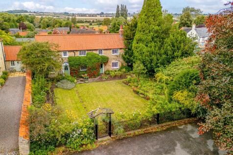 High Street, Lincoln LN4 5 bed house for sale