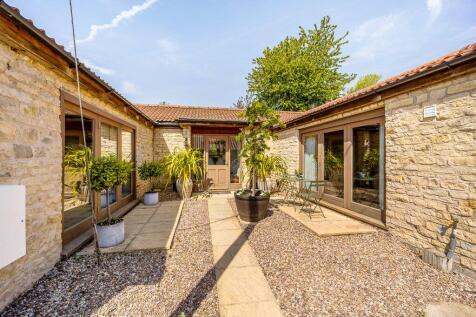 Halls Yard, Nocton LN4 3 bed bungalow for sale