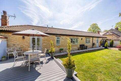 Halls Yard, Nocton LN4 3 bed bungalow for sale