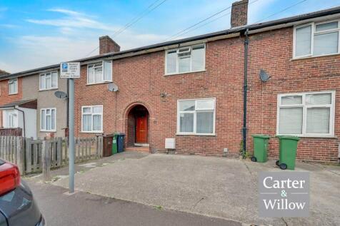 Vincent Road, Essex 2 bed terraced house for sale