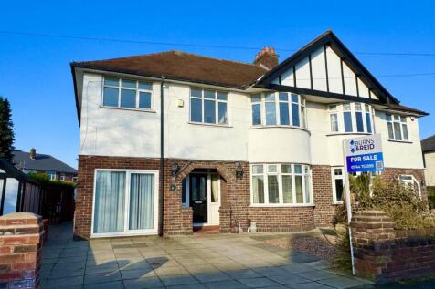 4 bedroom semi-detached house for sale