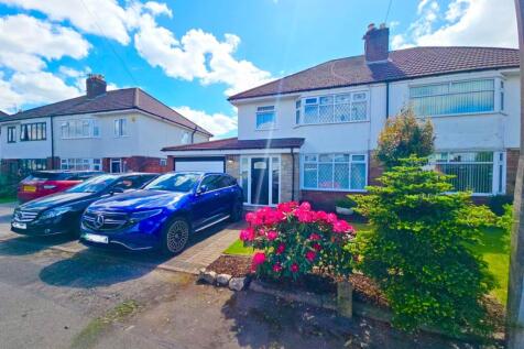 3 bedroom semi-detached house for sale