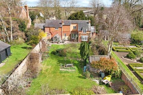 Cuddington, Buckinghamshire 4 bed house for sale