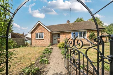 Long Crendon, Buckinghamshire 2 bed bungalow for sale