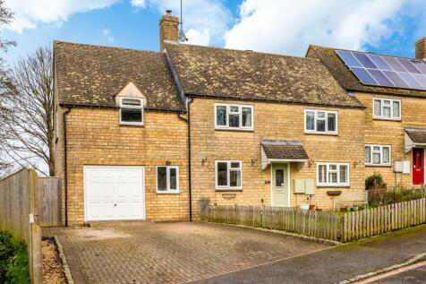 Withers Way, Chipping Norton OX7 3 bed semi