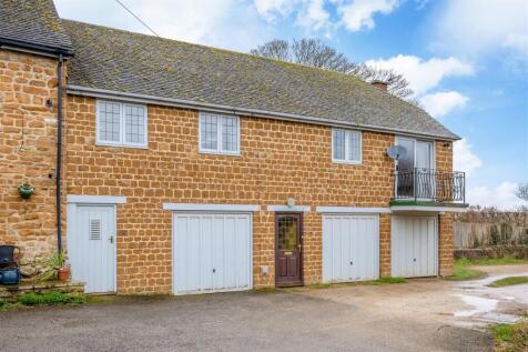 High Street, Barford St Michael OX15 2 bed apartment for sale