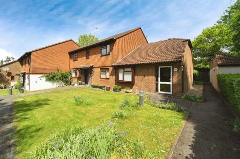 Broadmead, Ashtead KT21 2 bed retirement property for sale