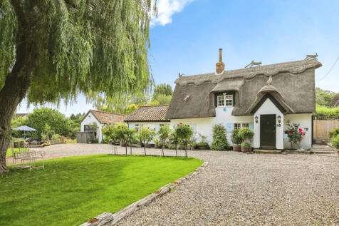 Blacksmiths Lane, St Neots PE19 4 bed detached house for sale