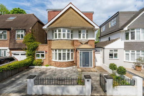 5 bedroom semi-detached house for sale