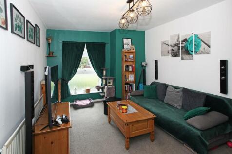 Beaconsfield, Brookside 1 bed flat for sale