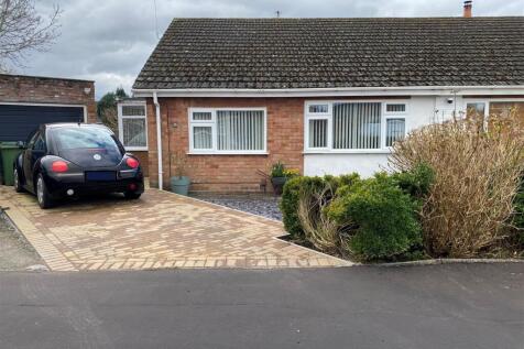 2 bedroom semi-detached bungalow for sale