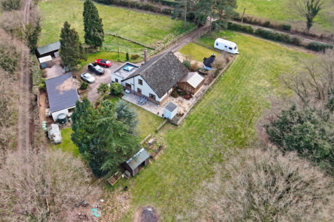 Middle Lane, Cold Hatton 4 bed detached house for sale