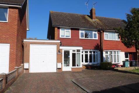 3 bedroom semi-detached house for sale