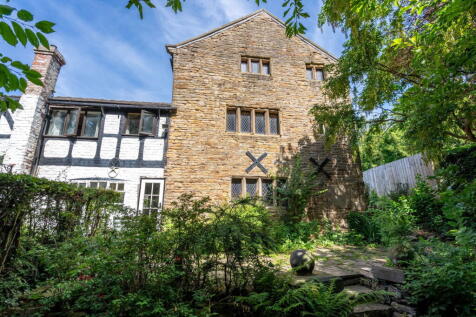4 bedroom semi-detached house for sale