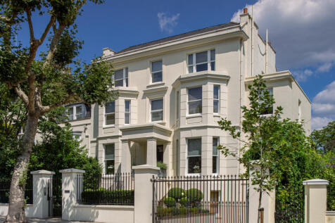 6 bedroom house for sale