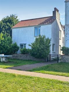 1 Simons Path, Southwold IP18 2 bed semi
