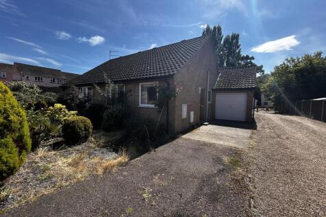 Old Priory Gardens, Beccles NR34 2 bed semi