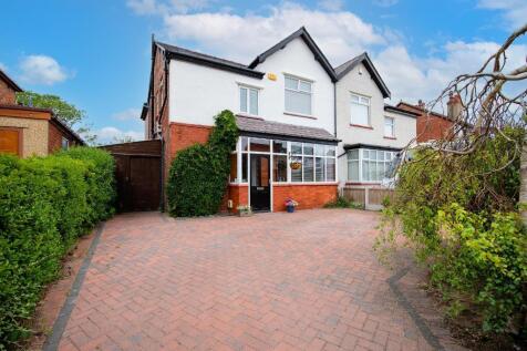 4 bedroom semi-detached house for sale