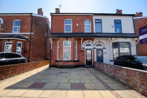 2 bedroom semi-detached house for sale