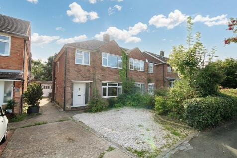 Friars Oak Road, Hassocks, BN6 3 bed semi