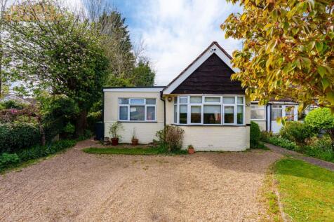 2 bedroom semi-detached bungalow for sale
