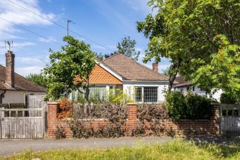 Mackie Avenue, Hassocks, BN6 3 bed detached bungalow for sale