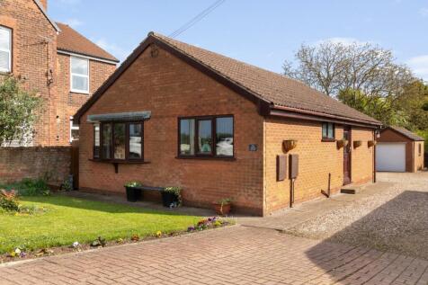 Sluice Road, South Ferriby, Barton... 2 bed bungalow for sale