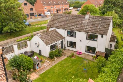 Station Road, Misterton, DN10 3 bed detached house for sale