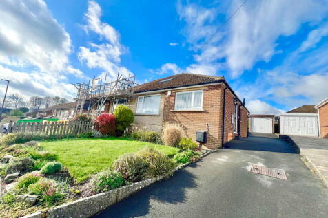 Chiltern Avenue, Oakes, Huddersfield... 3 bed semi