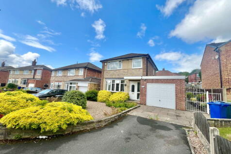 Fieldhead Road, Hoyland, S74 9AT 3 bed detached house for sale