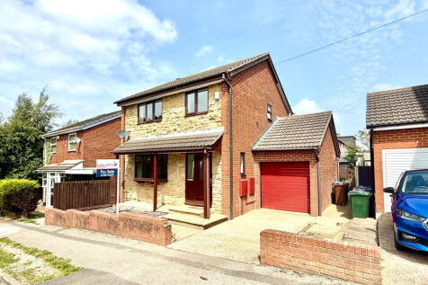 High Street, Staincross, S75 5AZ 3 bed detached house for sale